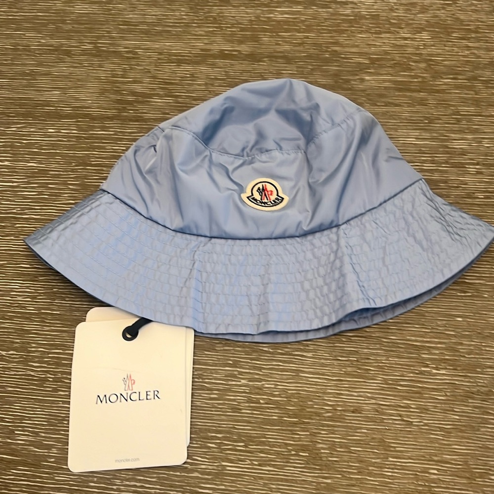 ハット MONCLER Logo patch bucket hat Moncler Men's Logo Patch Bucket Hat | Neiman Marcus